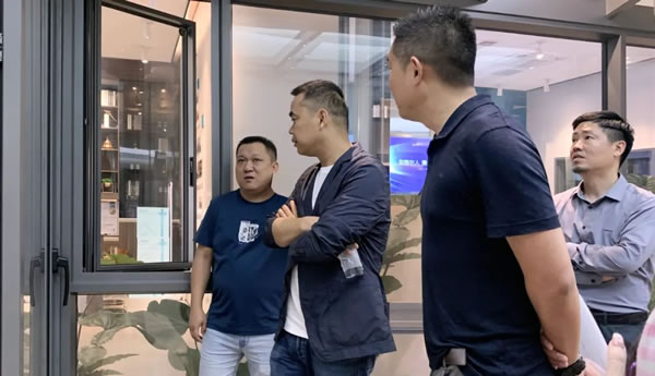 广东省定制家居协会曾秘书长莅临安格尔门窗参观交流 广东省定制家居协会曾秘书长莅临安格尔门窗参观交流