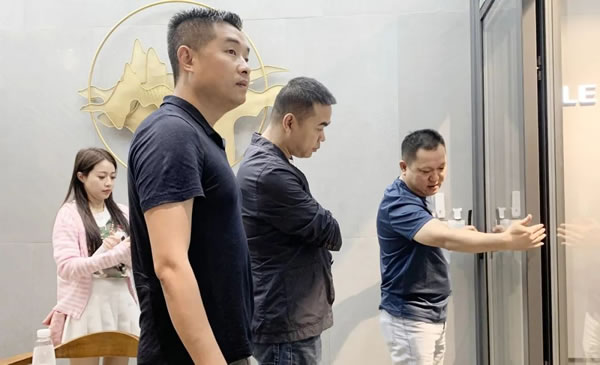 广东省定制家居协会曾秘书长莅临安格尔门窗参观交流 广东省定制家居协会曾秘书长莅临安格尔门窗参观交流